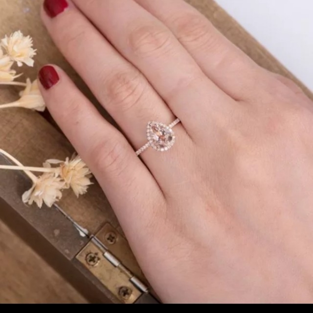 New gorgeous rose gold champagne Crystal ring - Picture 2 of 3